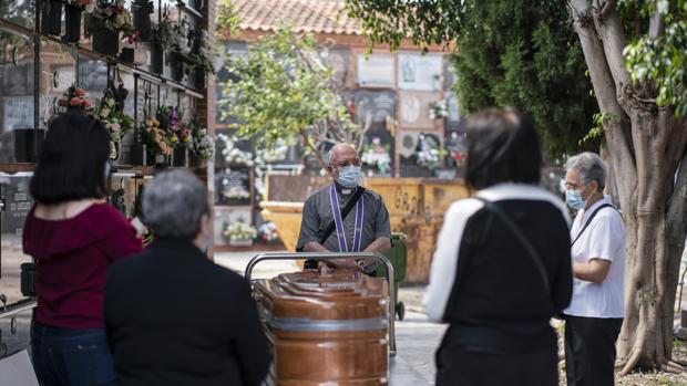 Coronavirus en Valencia: el Ayuntamiento asegura que los cementerios abrirán «si no hay una orden expresa»