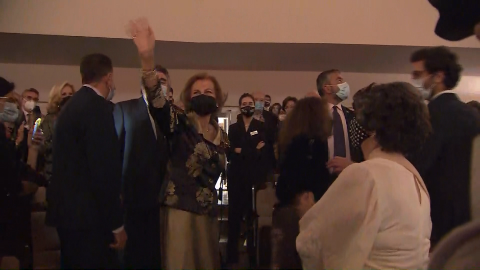 La Reina Sofía, recibida con una larga ovación en el Auditorio Nacional