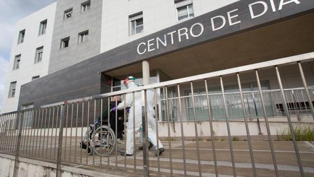 Radiografía de los 240 días en los que el coronavirus se llevó a 1.000 personas en Galicia