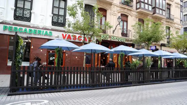 El País Vasco cierra bares y restaurantes y adelanta el toque de queda a las diez de la noche