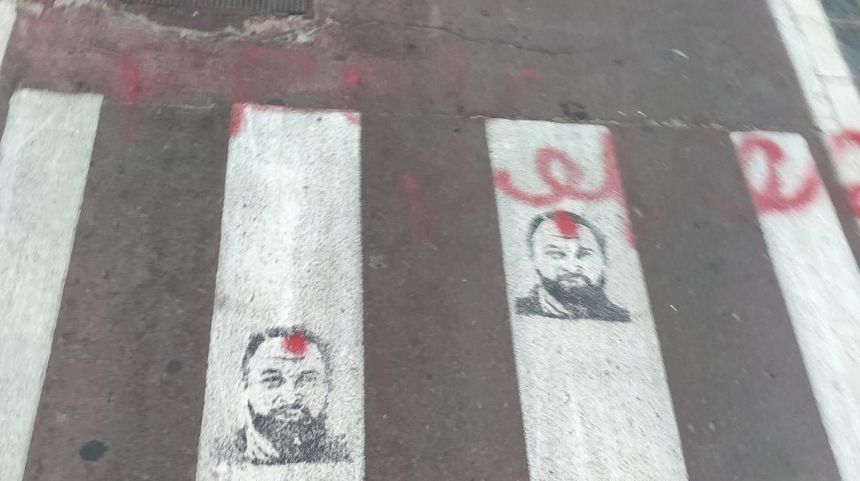 Imagen de las pintadas con el rostro de Santiago Abascal