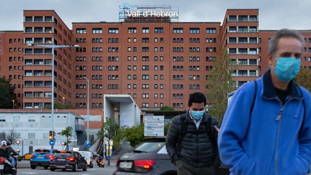 La presión asistencial obliga a Cataluña a integrar de nuevo la sanidad privada en el sistema público