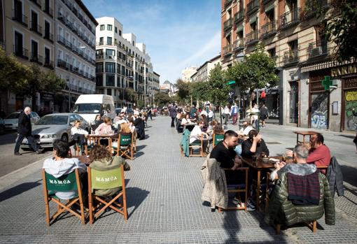 Terraza en una calle del centro de Madrid