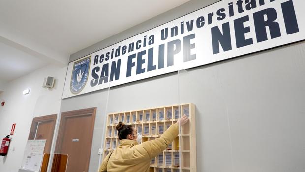 Una residencia universitaria de Valladolid expulsa a 14 jóvenes por celebrar un botellón en una habitación