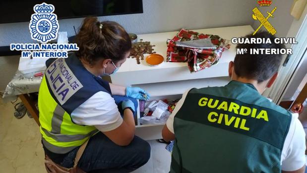 Cae una red que vendía cocaína y pastillas contra la disfunción eréctil en un bar de Alicante