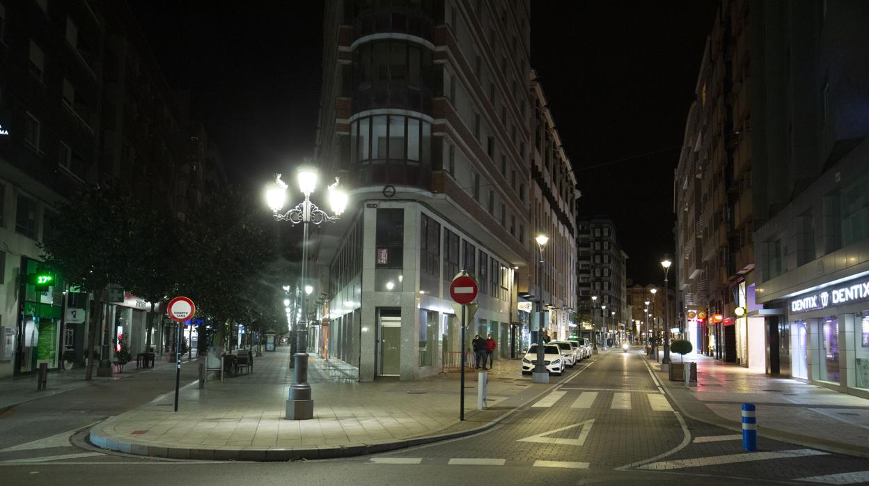 Calles vacías de Ponferrada durante el toque de queda