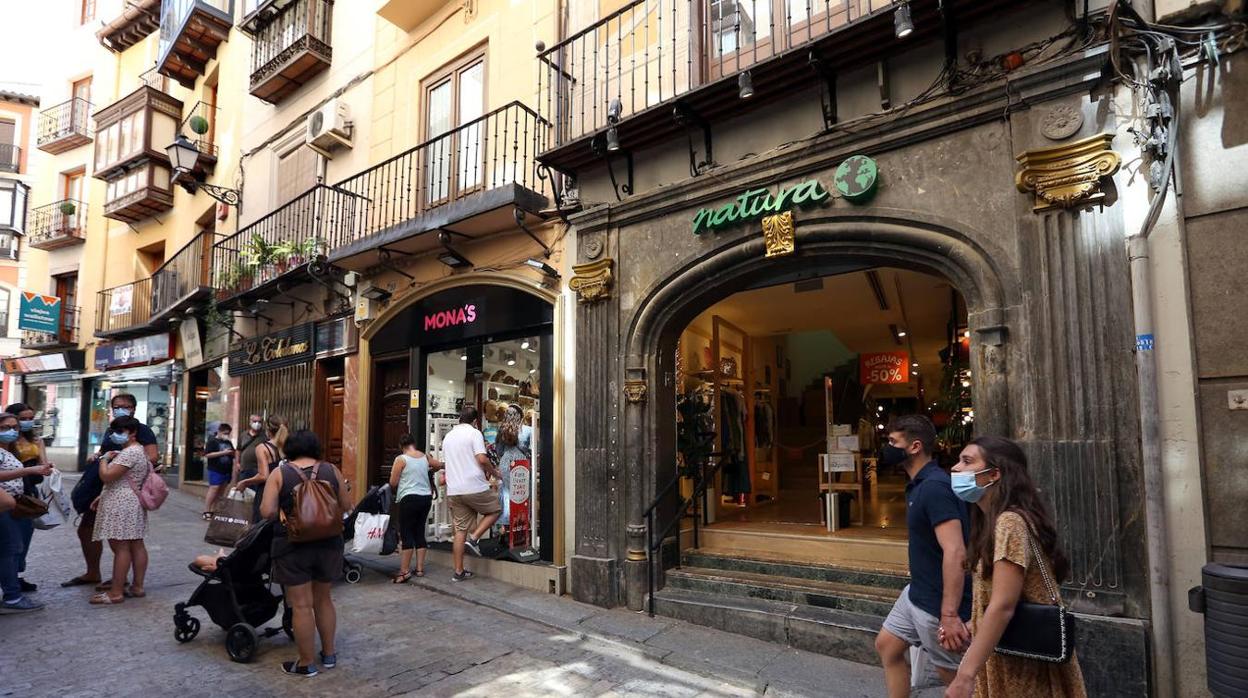 El Ayuntamiento adjudica por un millón de euros a García Lozoya las obras de la calle Comercio