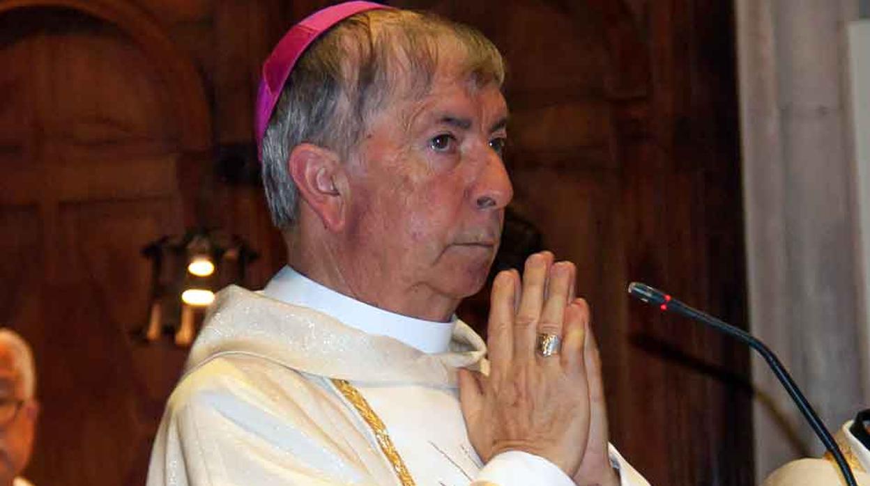 El obispo de Lérida, Salvador Giménez, durante una ceremonia