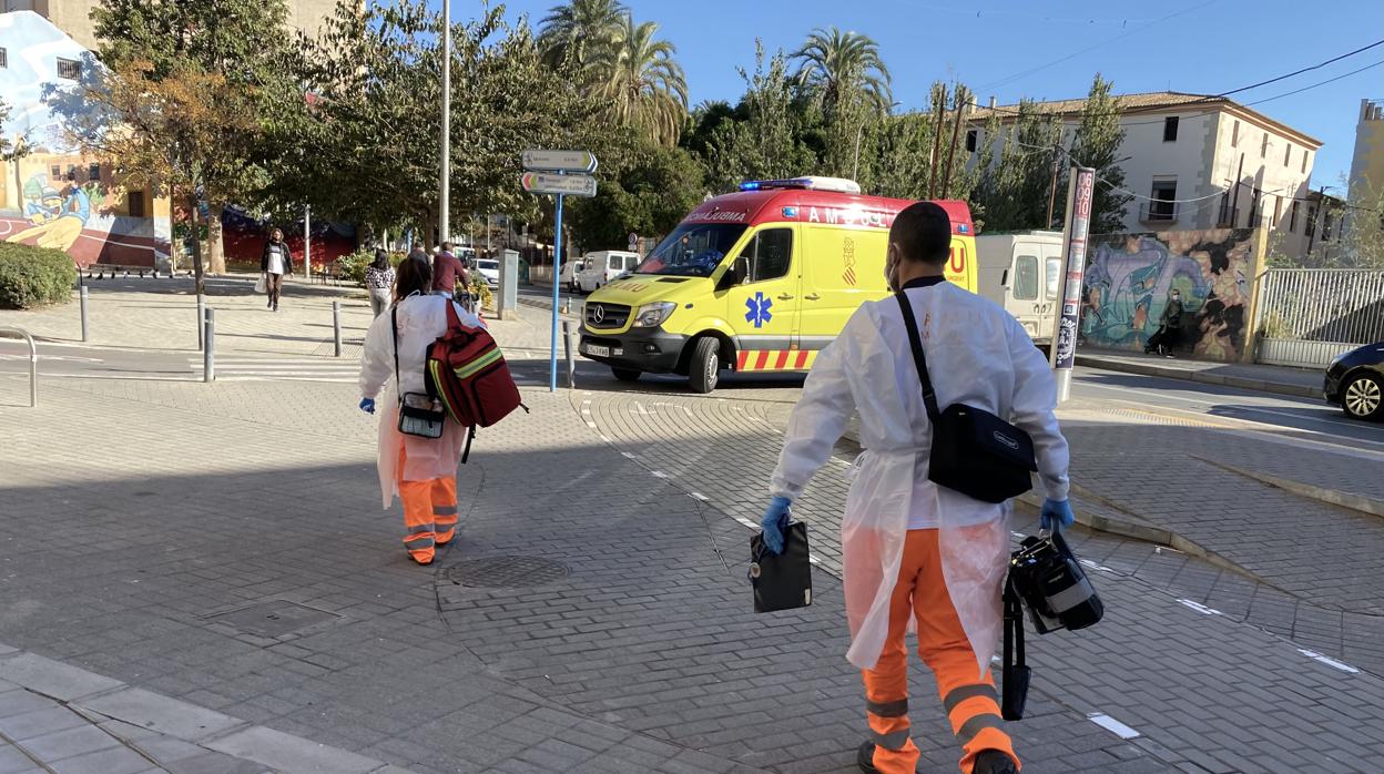 Imagen de una dotación del SAMU tomada este miércoles en Alicante