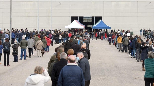 Los contagios superan de nuevo los 2.000 y los fallecidos en una jornada se sitúan en 31