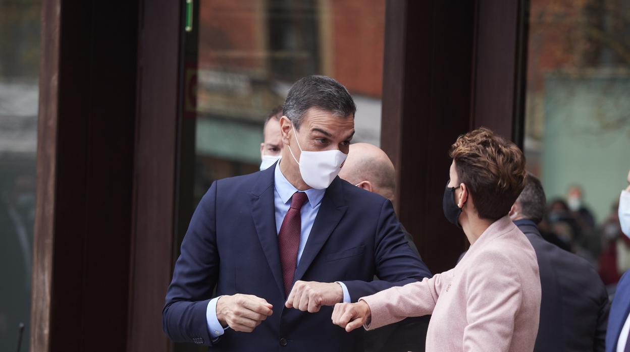 Pedro Sánchez, junto a María Chivite