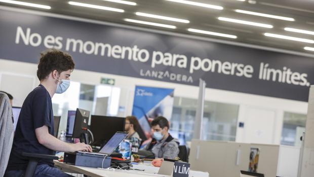 Facebook y la Lanzadera de Juan Roig firman un acuerdo para impulsar el crecimiento de las startups