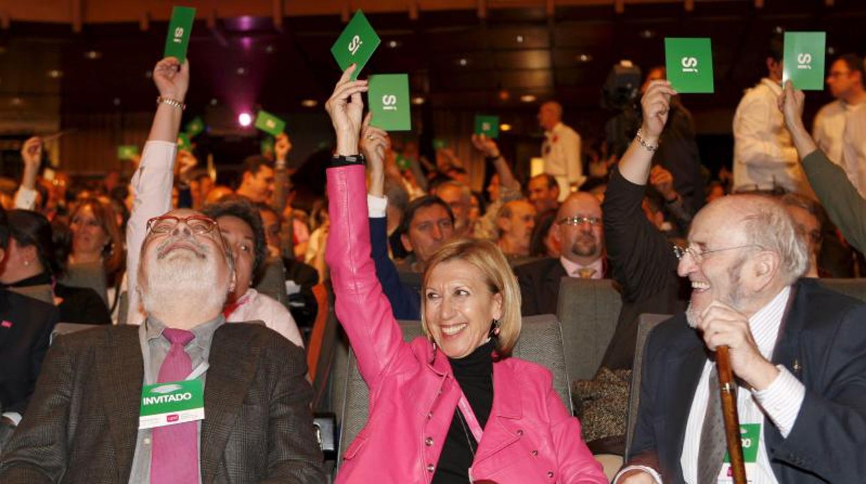 Fernando Savater, Rosa Díez y Álvaro Pombo, durante el I Congreso del partido, en 2009