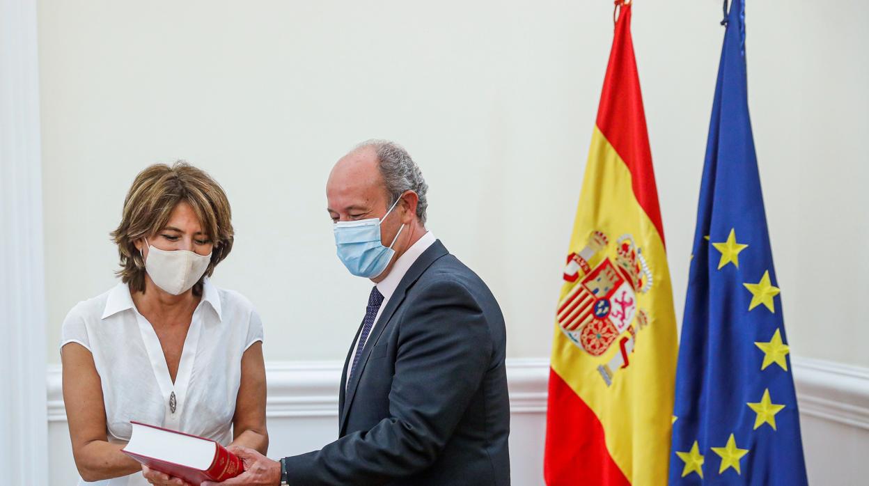 La fiscal general del Estado, Dolores Delgado, y el ministro de Justicia, Juan Carlos Campo