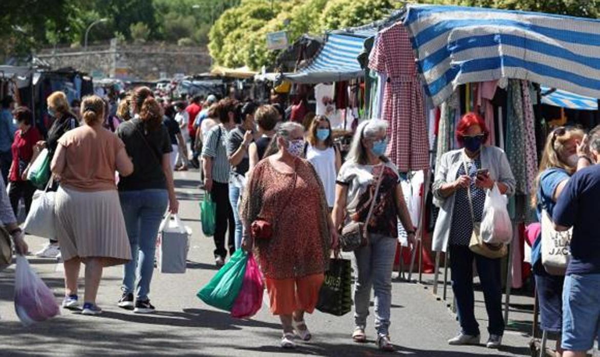 Tradicional mercadillo del martes toledano