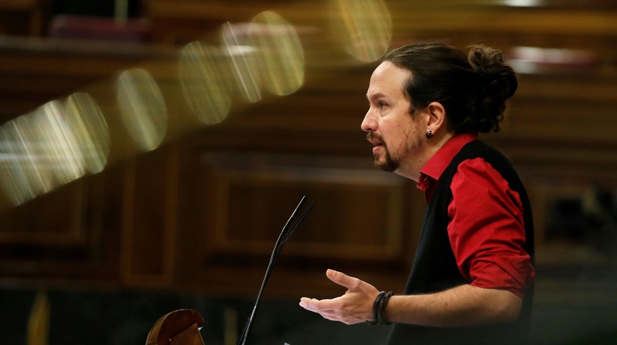 El vicepresidente segundo y ministro de Derechos Sociales y Agenda 2030, Pablo Iglesias, en la tribuna de oradores del Congreso