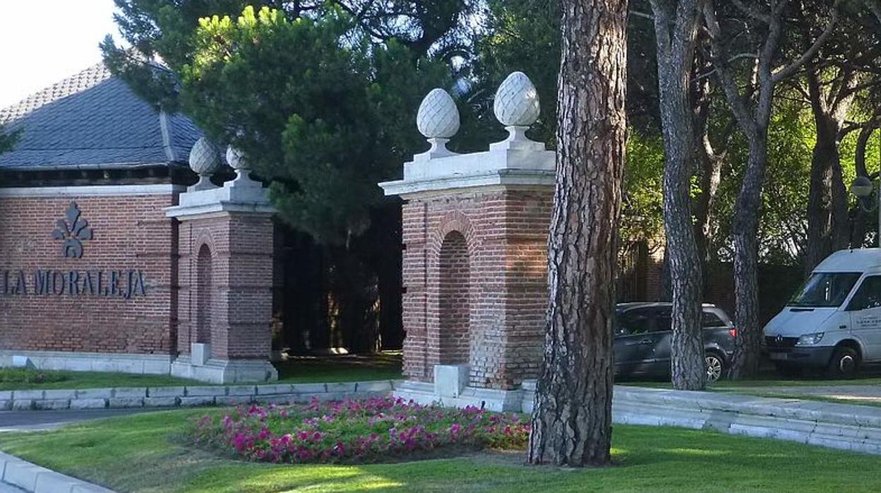 Entrada a la zona residencial de La Moraleja, enclavada en el municipio de Alcobendas