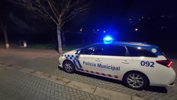Denunciado un grupo de jóvenes con varios menores en un conato de botellón en Valladolid