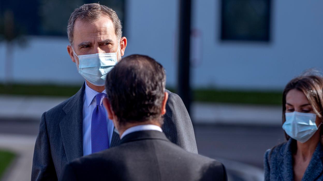 Imagen de Felipe VI con mascarilla a mediados de noviembre en un acto en Toledo