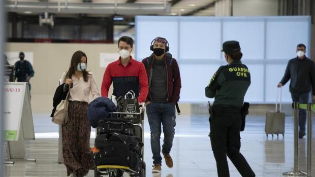 Controles aleatorios de PCR en Barajas: «No entiendo que sean obligatorias y luego no las pidan»