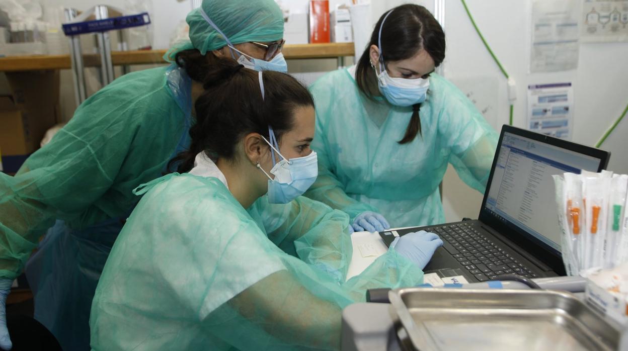 Trabajadores de la Vall d'Hebron, en una imagen reciente