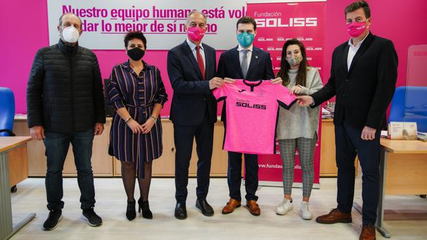 Fundación Soliss renueva su compromiso con el EM Féminas Fuensalida