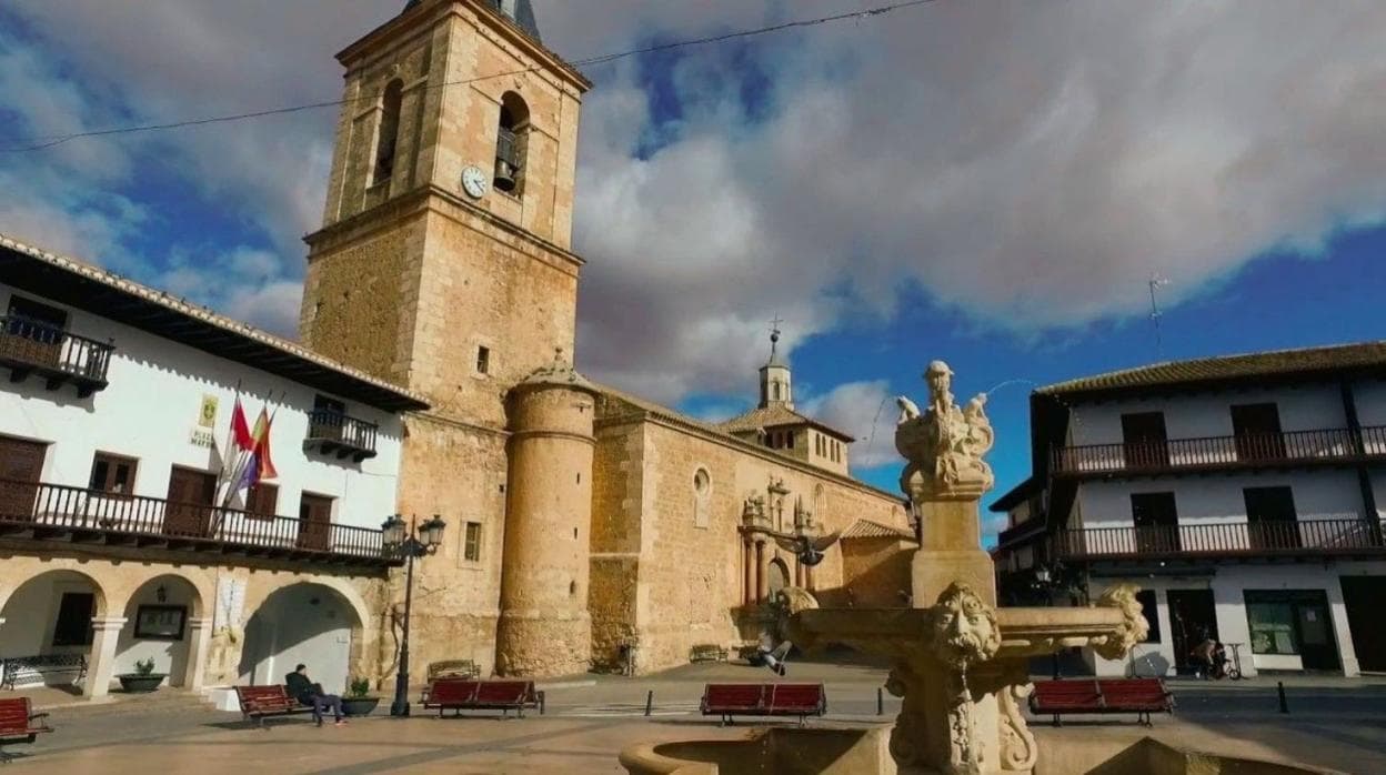 Plaza de Tarzona de la Mancha (Albacete)