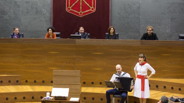 Osasuna recibirá la Medalla del Parlamento de Navarra en reconocimiento a sus 100 años de historia
