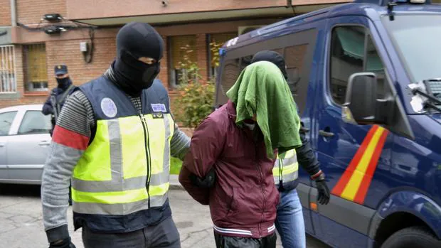 El juez envía a prisión a dos detenidos en Madrid y Toledo por financiar al Daesh