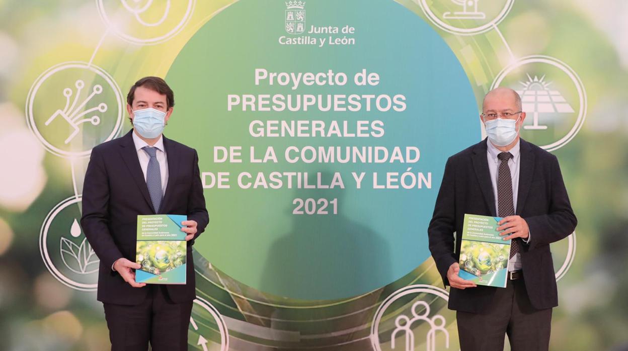 El presidente Alfonso Fernández Mañueco y el vicepresidente Francisco Igea, durante la presentación de los Presupuestos