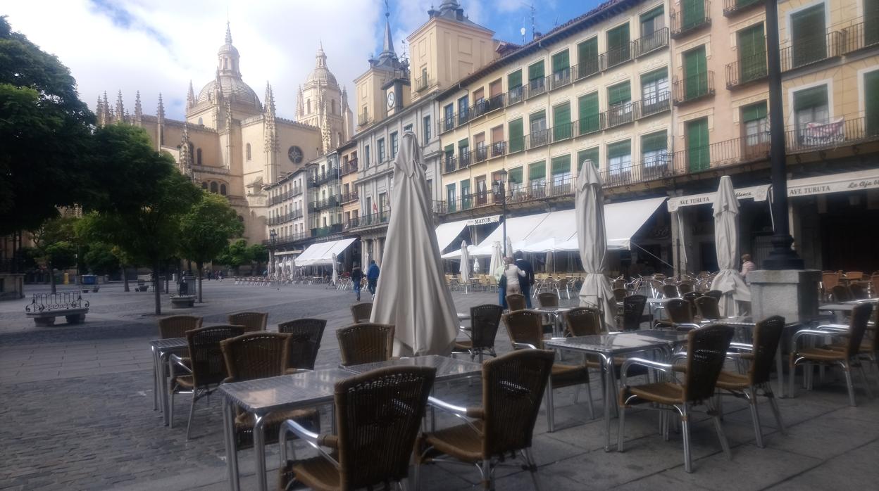 La hostelería de Segovia -en la imagen- y Ávila podrá reabrir desde este viernes tras la bajada de la incidencia del Covid-19