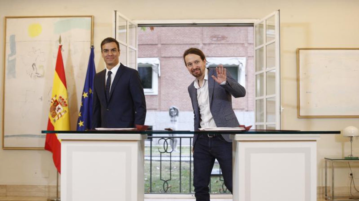 El presidente, Pedro Sánchez, y el vicepresidente Pablo Iglesias tras acordar los Presupuestos