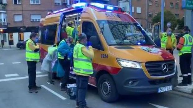 Un joven de 27 años herido grave tras ser apuñalado en Puente de Vallecas