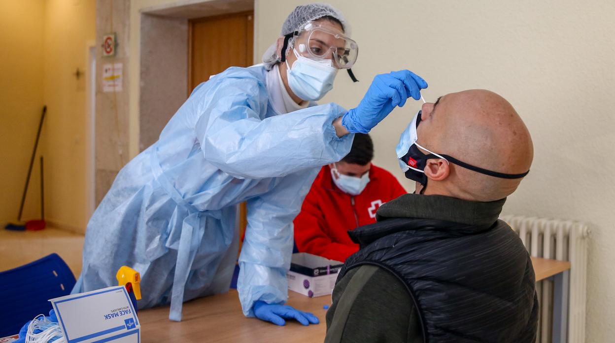 Dispositivo de test de antígenos para trabajadores de seguridad y emergencias de la región