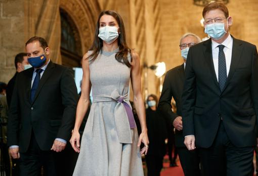 Imagen de la Reina Letizia, junto a Ximo Puig y José Luis Ábalos