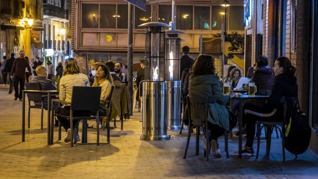 Coronavirus y restricciones en Valencia: el ocio nocturno espera en 48 horas el «sí» de la Generalitat para reabrir como bares