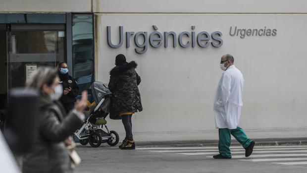 Coronavirus en Valencia: el último puente festivo duplicó los contagios y los ingresos en la UCI