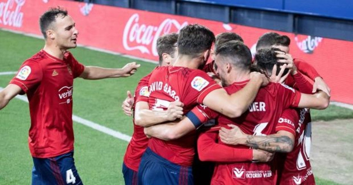 Los jugadores celebraron en el campo, con victoria ante el Athletic Club de Bilbao el centenario en octubre. O