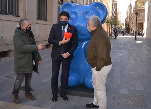 Otra de las obras expuestas en las calles de Alicante