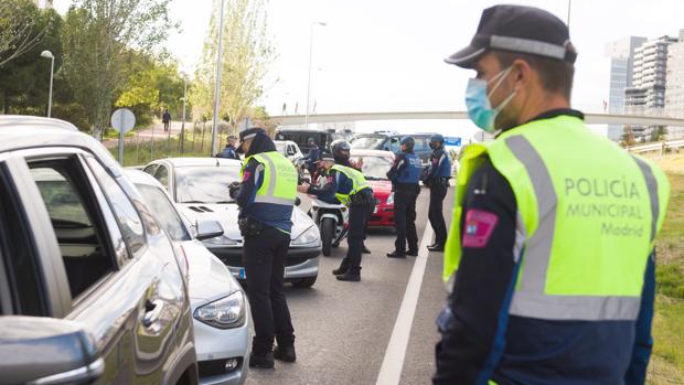 Madrid cierra perimetralmente: qué se puede hacer y qué no en el puente de la Constitución