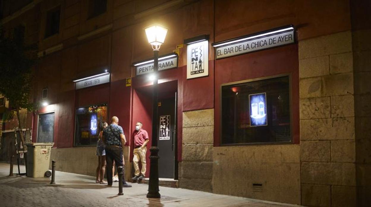 La entrada del Penta, uno de los bares de copas más conocidos de Malasaña