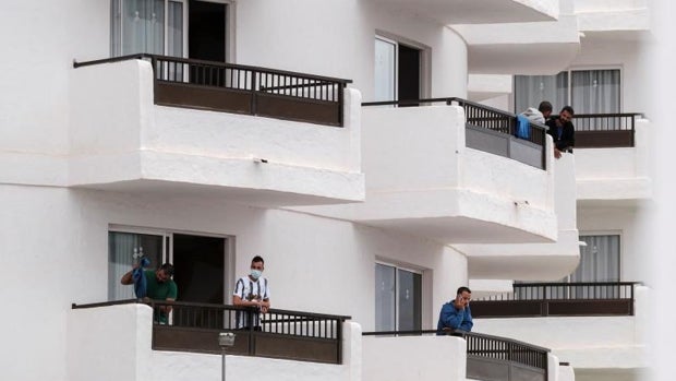 «Ocuparon otro hotel el miércoles; ya son 7.000 inmigrantes»