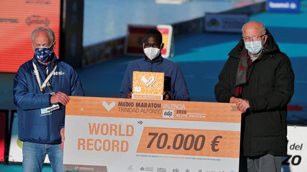 Juan Roig seguirá impulsando el Maratón de Valencia hasta 2024 para «conseguir el récord del mundo»