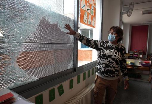 Uno de los destrozos causados en las instalaciones del centro educativo por los asaltos