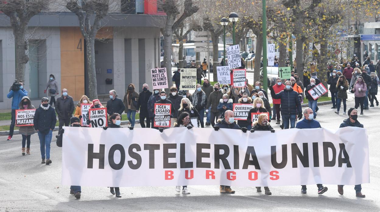 Manifestación de los hosteleros de Burgos en contra de las medidas de la Junta de Castilla y León