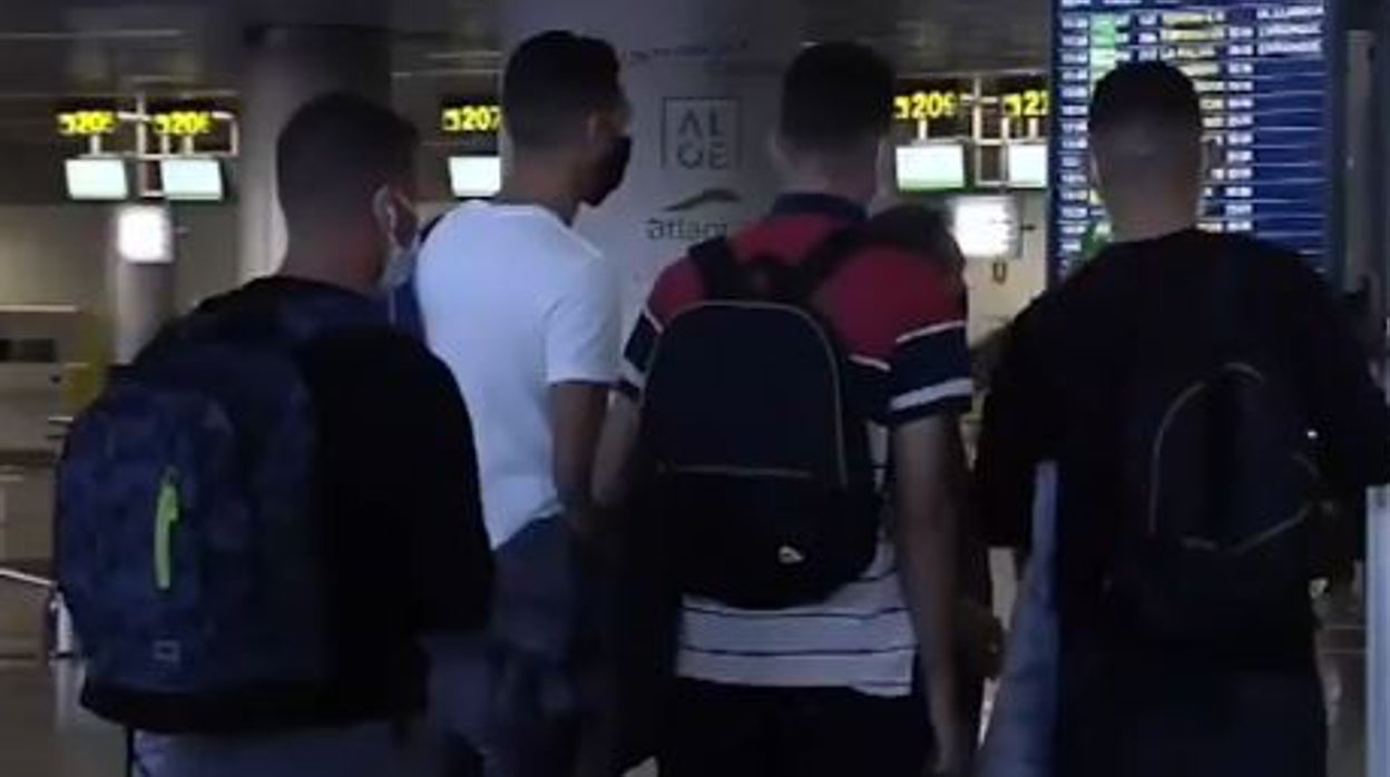 Inmigrantes irregulares magrebíes llegados a Granada prodedentes de Canarias