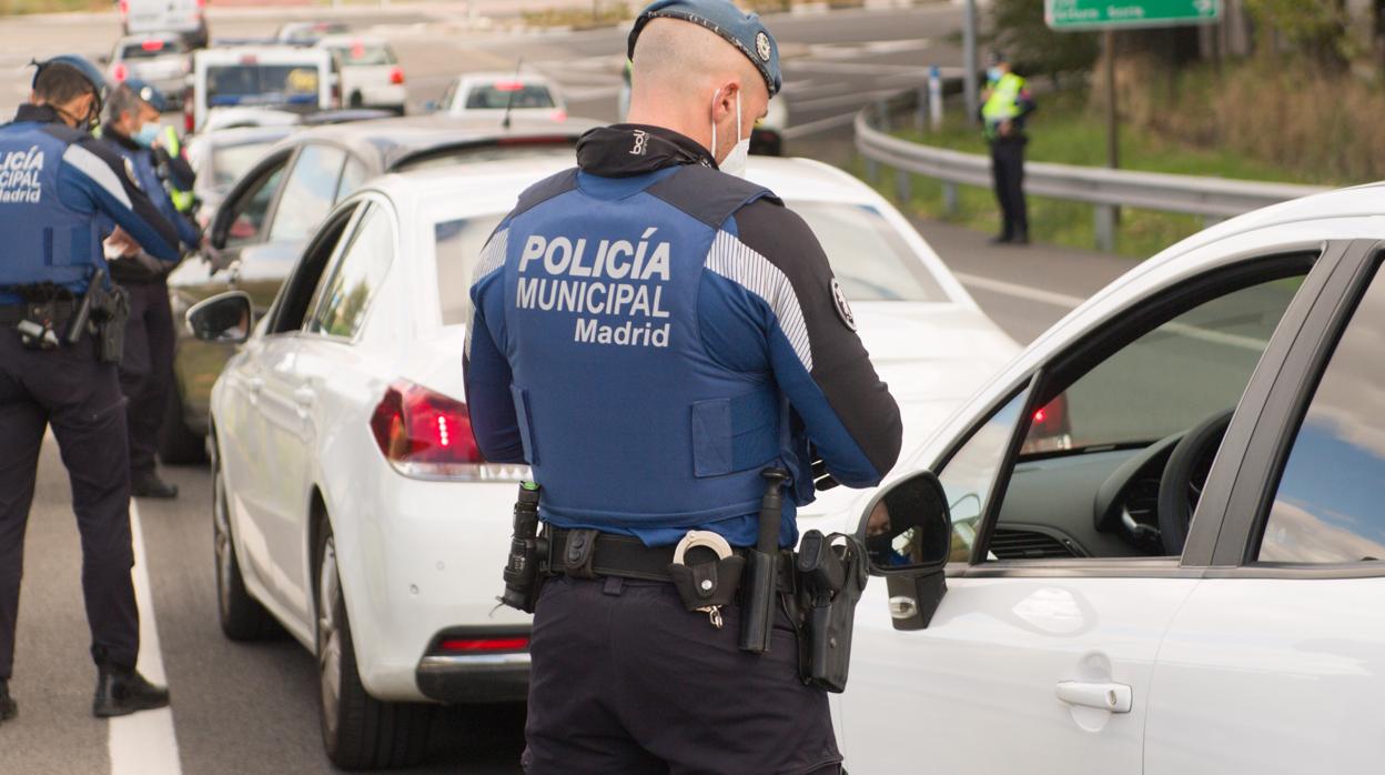 Control policial durante las restricciones de movilidad en la región