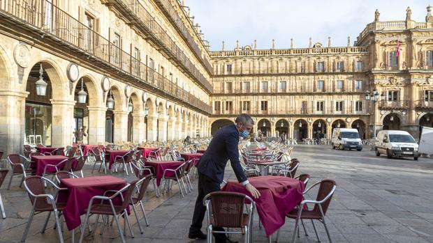 Salamanca rebaja su alerta al 3 y Burgos ciudad abrirá hostelería el viernes