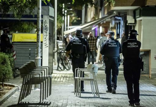 Imagen de un control de la Policía Local en Valencia