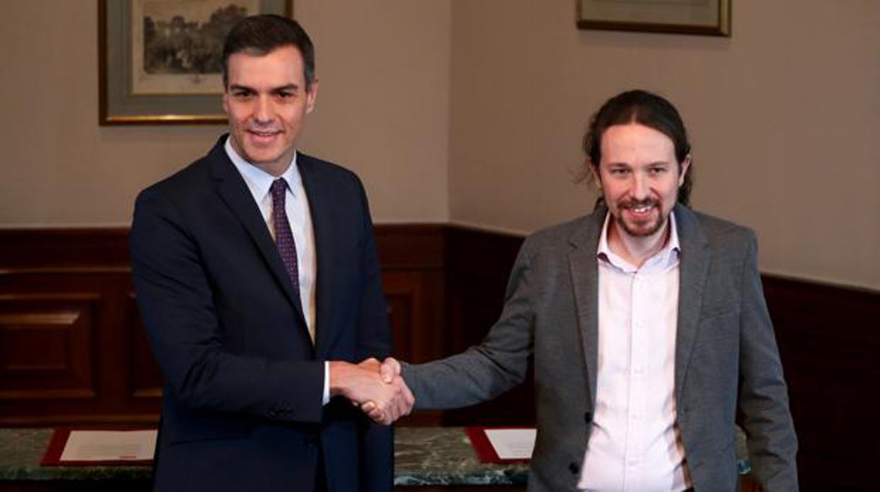 Pedro Sánchez junto a Pablo Iglesias